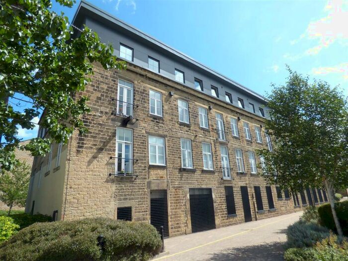 2 Bedroom Apartment To Rent In Britannia Wharf, Towpath Court, Bingley, West Yorkshire, BD16