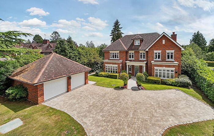 6 Bedroom Detached House To Rent In Tilford Road Farnham, GU9
