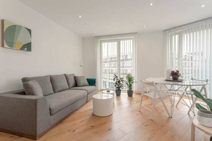2 Bedroom Flat To Rent In Lovelace Street, London, E8
