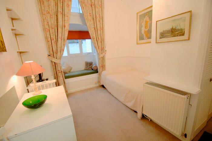 Studio To Rent In Craven Hill Gardens, London, W2