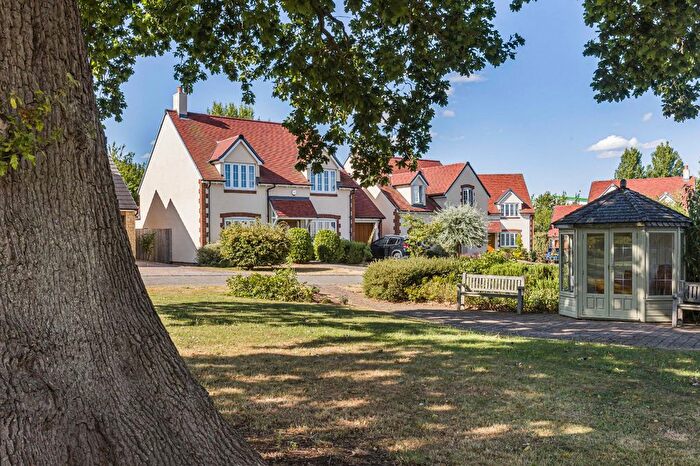 3 Bedroom Detached House For Sale In Chestnut Gardens, Shrivenham, Oxfordshire, SN6