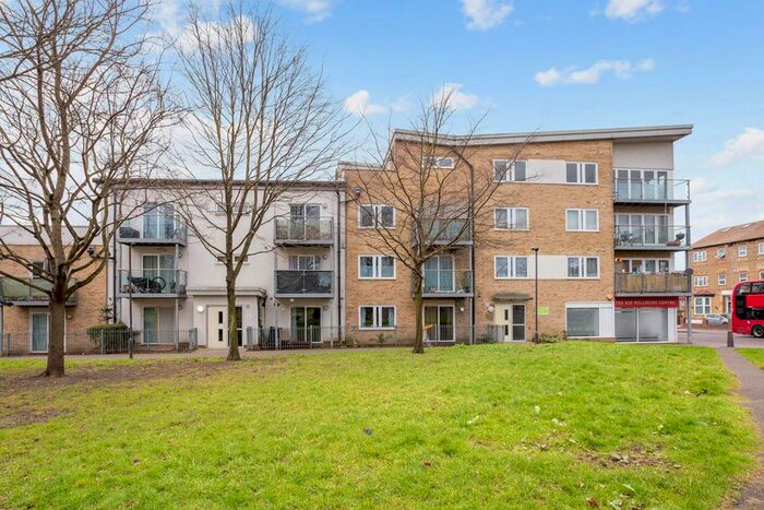2 Bedroom Flat To Rent In Leyton Green Road, Leyton, E10