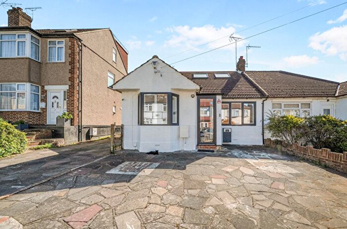 4 Bedroom Bungalow For Sale In Millwood Road, Orpington, BR5