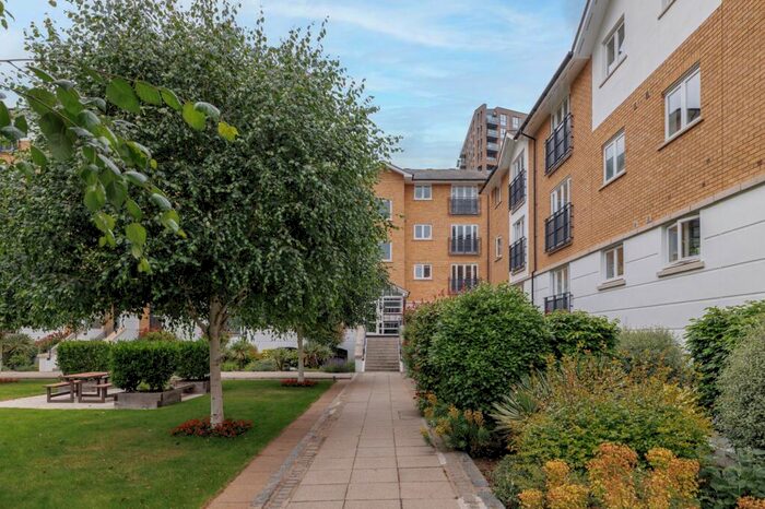 2 Bedroom Flat To Rent In Cotton Row, London, SW11