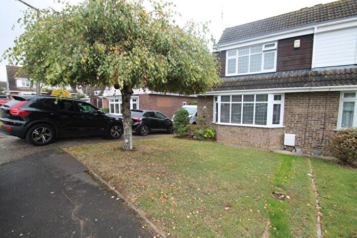 3 Bedroom Property To Rent In Nevern Close, Rayleigh, SS6