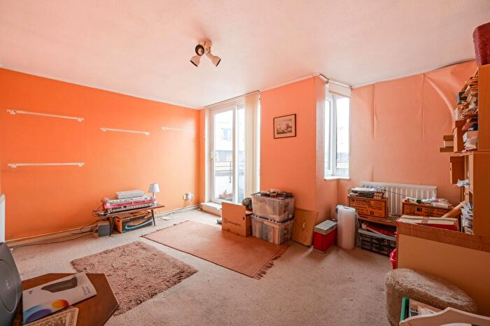 1 Bedroom Flat For Sale In Burr Close, London, E1W