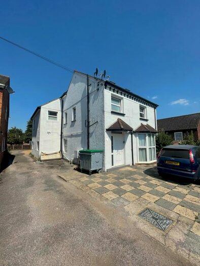 7 Bedroom Block Of Flats To Rent In Hanworth Road, Feltham, TW13