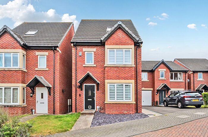 4 Bedroom Detached House For Sale In Round Hill Road, Pudsey, West Yorkshire, LS28
