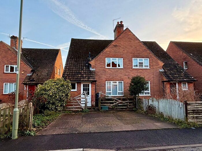 3 Bedroom Semi Detached House For Sale In Lancaster Road, Basingstoke, RG21
