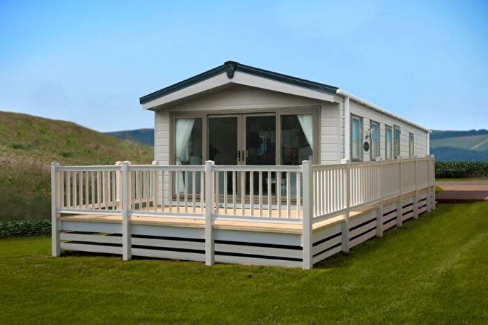 2 Bedroom Mobile Home For Sale In Sea End Country Park Sea End Boat House, Burnham On Crouch, CM0