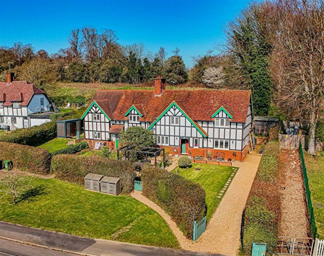 5 Bedroom Semi-Detached House For Sale In Rucklers Lane, Kings Langley, WD4