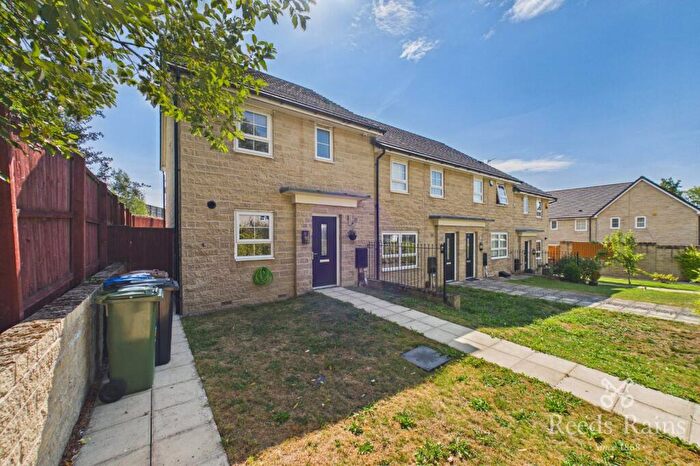 3 Bedroom Semi Detached House For Sale In Fields Farm Road, Hyde, Greater Manchester, SK14
