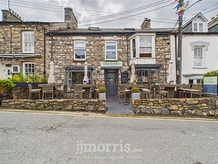 3 Bedroom Terraced House For Sale In Tides Kitchen And Wine Bar, Market Street, Newport, SA42