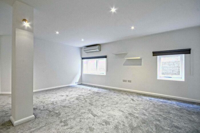 2 Bedroom Flat To Rent In Singapore Road, London, W13