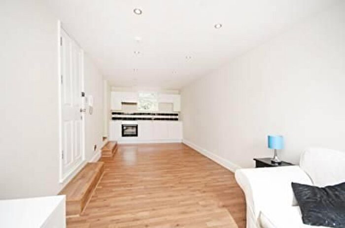 1 Bedroom Flat To Rent In Dalston Lane, Hackney, E8
