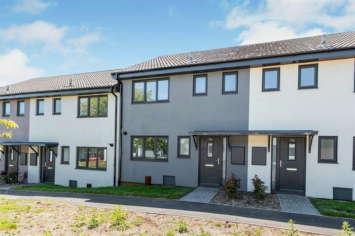 2 Bedroom Detached House To Rent In St. Lucia Park, Bordon, GU35