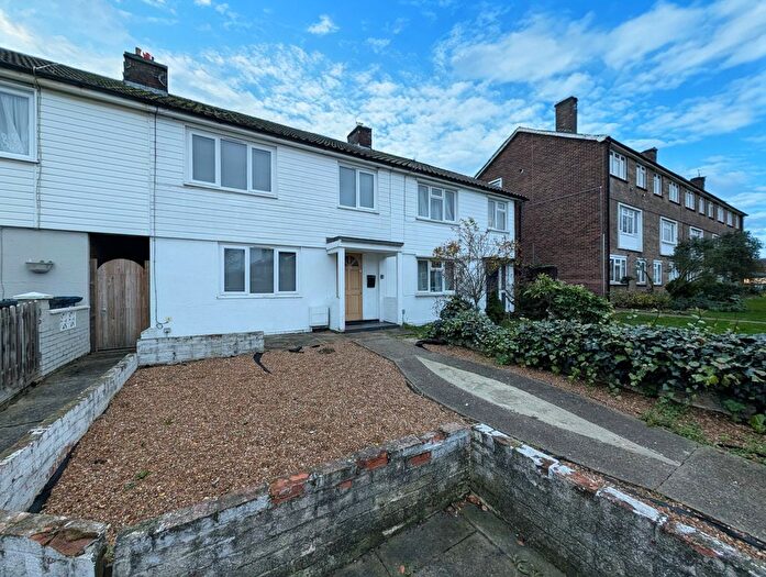 3 Bedroom Terraced House To Rent In Haldane Close, Muswell Hill, N10