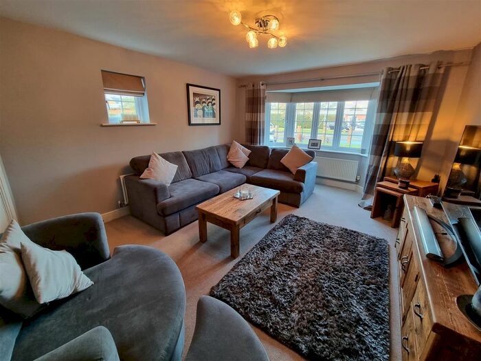 4 Bedroom Detached House For Sale In Beacon View, Ollerton, Newark NG22