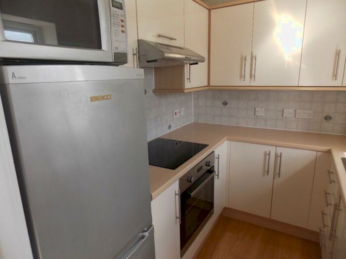 2 Bedroom Apartment To Rent In Pooles Wharf Court, Bristol, BS8