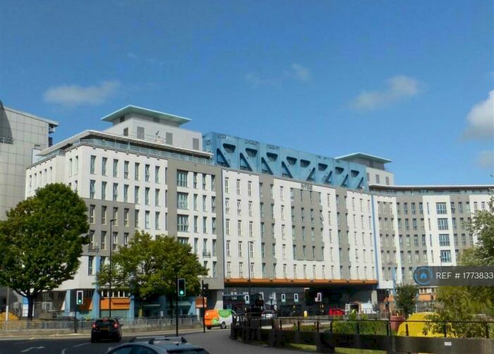 2 Bedroom Flat To Rent In Apartments, Bristol, BS1