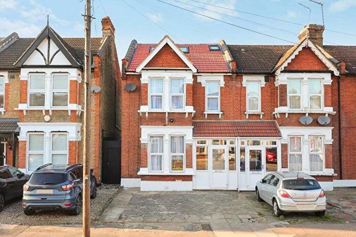 5 Bedroom Semi-Detached House To Rent In Coventry Road, Ilford, IG1