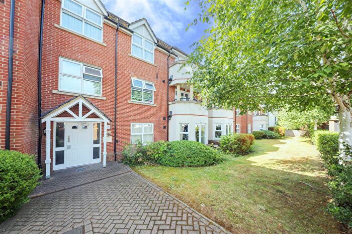 1 Bedroom Apartment For Sale In Pembroke Road, Ruislip, HA4