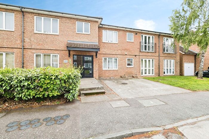 1 Bedroom Flat For Sale In Abbs Cross Gardens, Hornchurch, RM12