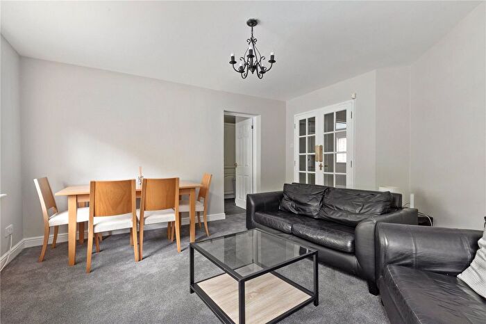 3 Bedroom Flat For Sale In Massingberd Way, London, SW17