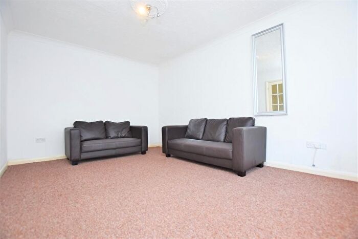 2 Bedroom End Of Terrace House To Rent In Wren Road, Dagenham, RM9