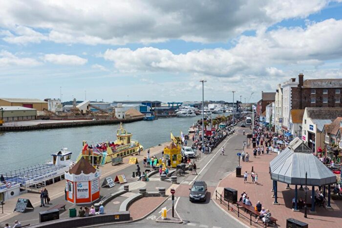 3 Bedroom Apartment For Sale In The Quay, Poole, BH15