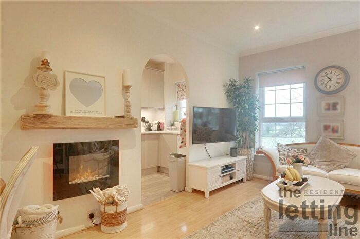 1 Bedroom Apartment To Rent In Myles Court, Goffs Oak, Waltham Cross, Hertfordshire, EN7