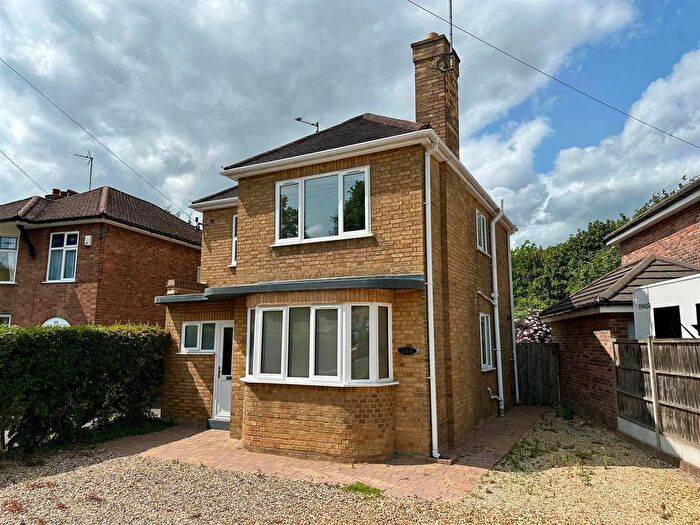 3 Bedroom Detached House To Rent In Oundle Road, Orton Longueville, Peterborough, PE2
