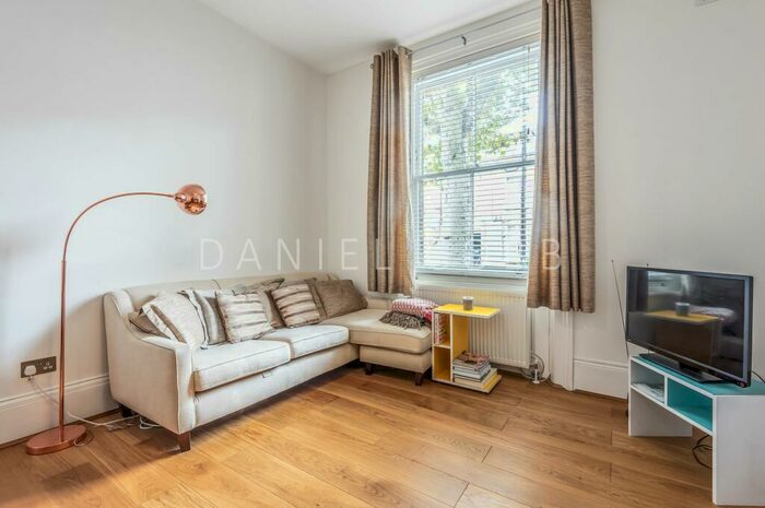 2 Bedroom Apartment To Rent In Grosvenor Terrace, London, SE5