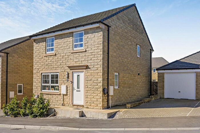 4 Bedroom Detached House For Sale In Canter Way, Bradford, BD2