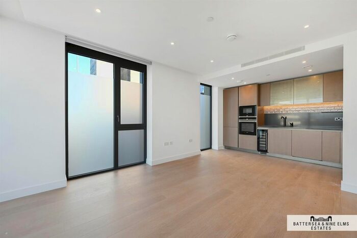 2 Bedroom Flat To Rent In Bowden House, Prince Of Wales Drive, SW11