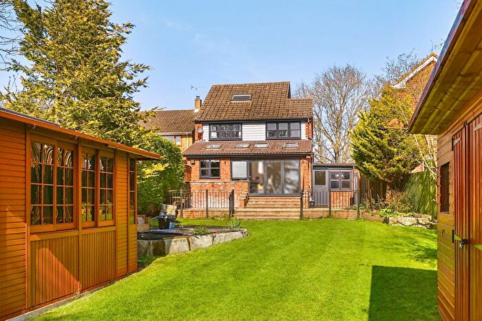 4 Bedroom Property For Sale In Faversham Road, Boughton Aluph, TN25