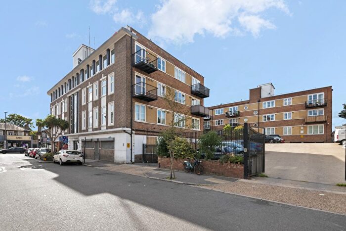 2 Bedroom Flat To Rent In Craig House, Hartington Road, West Ealing, W13