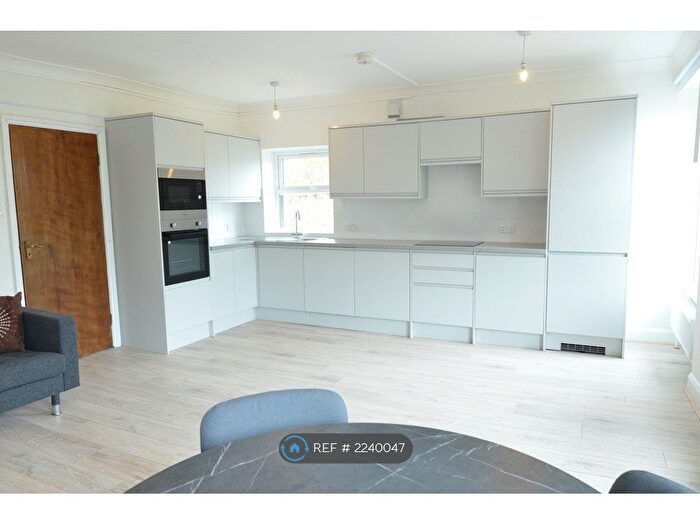 3 Bedroom Flat To Rent In Ealing Broadway, London, W5