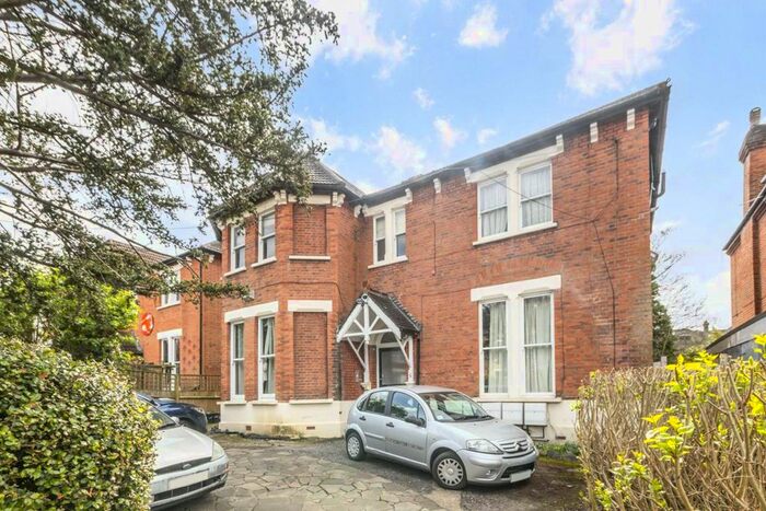 2 Bedroom Flat To Rent In Polworth Road, London, SW16