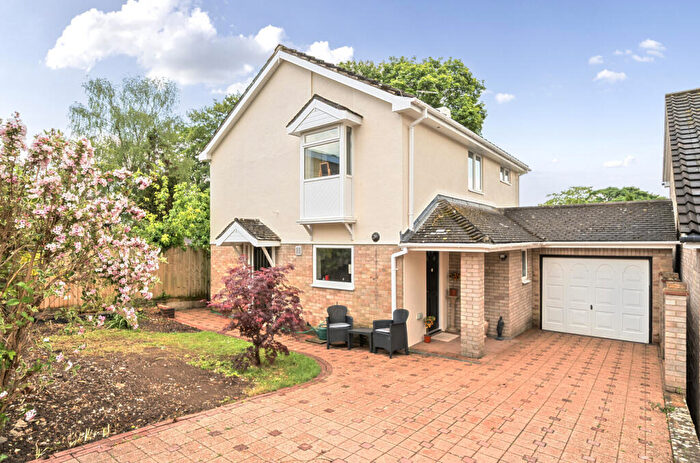 4 Bedroom Detached House For Sale In Windermere Gardens, Alresford, Hampshire, SO24