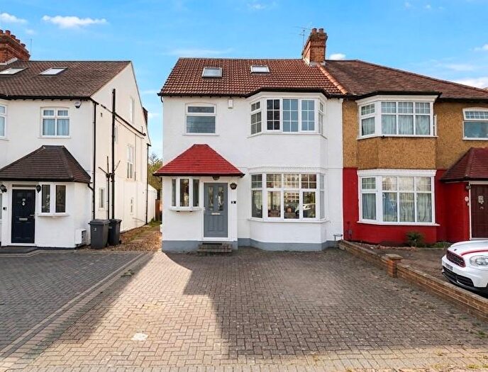5 Bedroom Semi Detached House For Sale In Sefton Avenue, Mill Hill, NW7