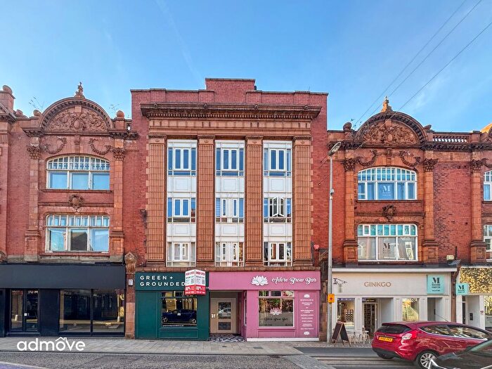 2 Bedroom Flat To Rent In Stamford New Road, Altrincham, WA14