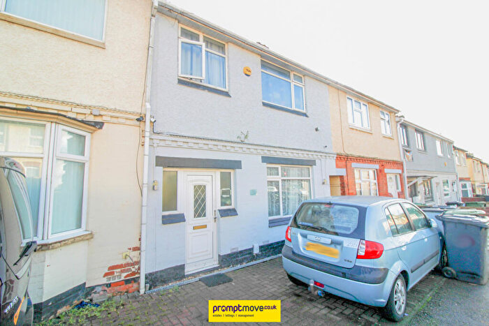 3 Bedroom Terraced House For Sale In Whitecroft Road Luton, LU2