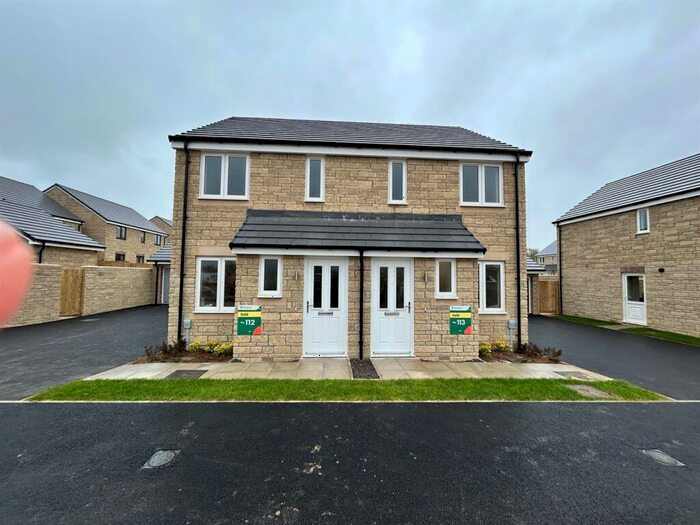 2 Bedroom Semi-Detached House To Rent In Lullus Way, Malmesbury, SN16