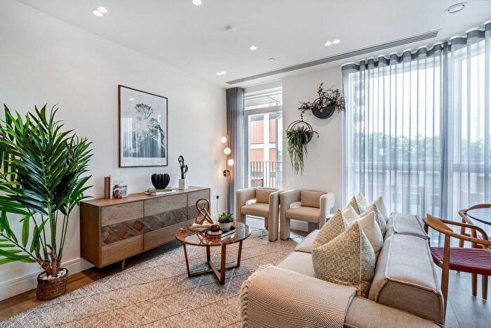 1 Bedroom Flat For Sale In Chiswick Green, Chiswick High Road, W4