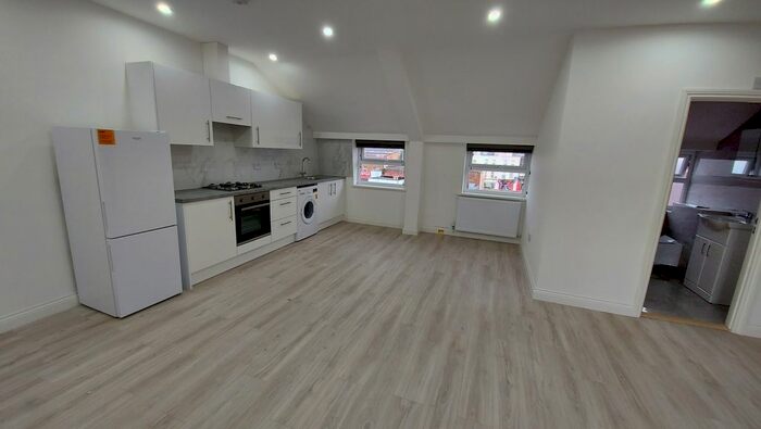 2 Bedroom Flat To Rent In Manbey Park Road, Stratford, E15