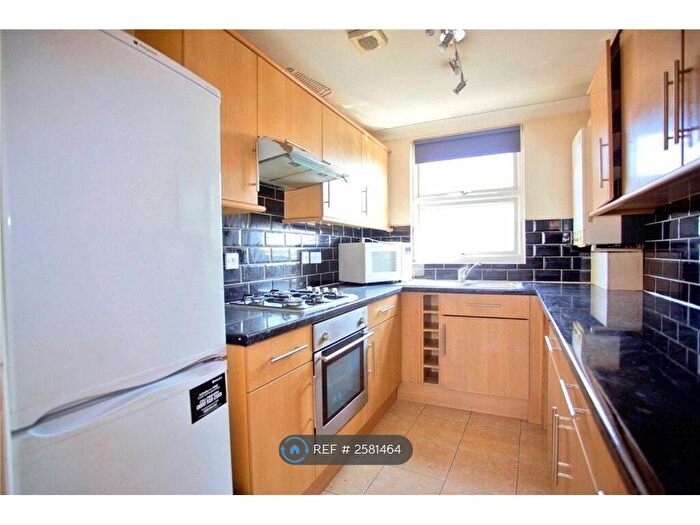 1 Bedroom Flat To Rent In High Street, Barkingside, Ilford, IG6