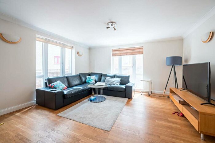 2 Bedroom Flat To Rent In King And Queen Wharf, Rotherhithe, London, SE16