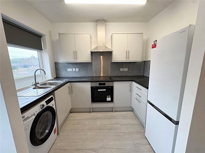 3 Bedroom Flat To Rent In Old Bank Lane, Blackburn, Lancashire, BB2