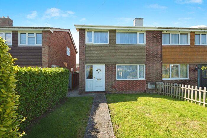 3 Bedroom Semi-Detached House For Sale In Falcon Drive, Patchway, Bristol, BS34